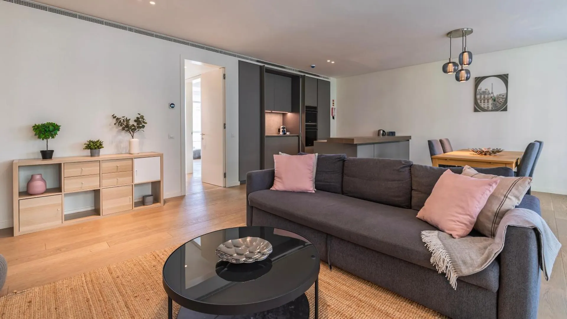 Modern 2Bdr Apartment With Garage By Lovelystay Lisboa 0*,  Portugal