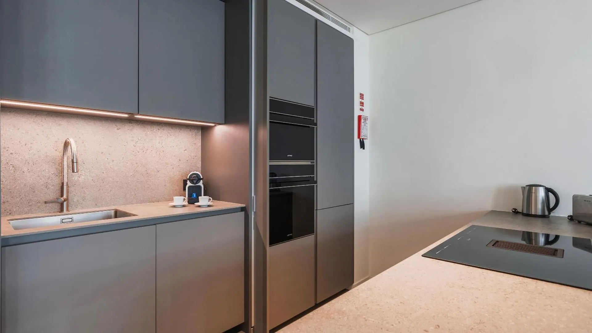 Modern 2Bdr Apartment With Garage By Lovelystay Lisboa 0*,