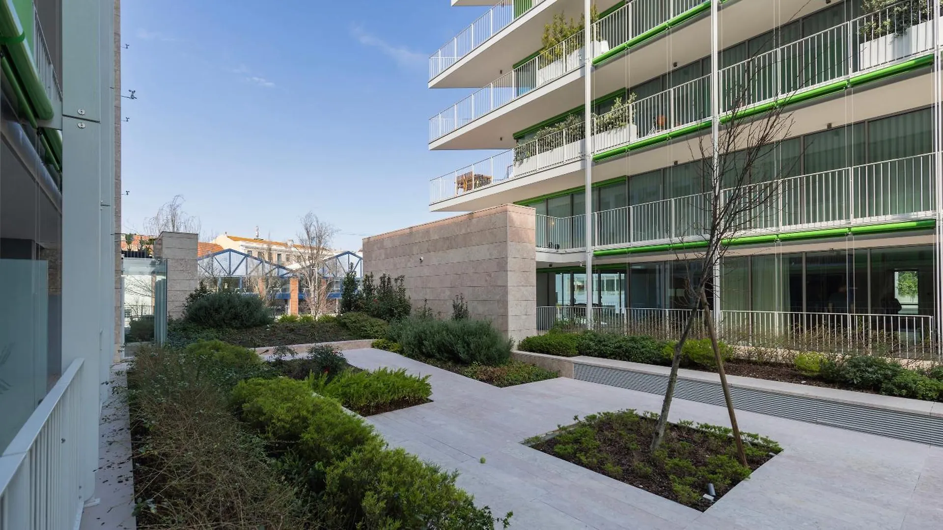 Modern 2Bdr Apartment With Garage By Lovelystay Lisbon