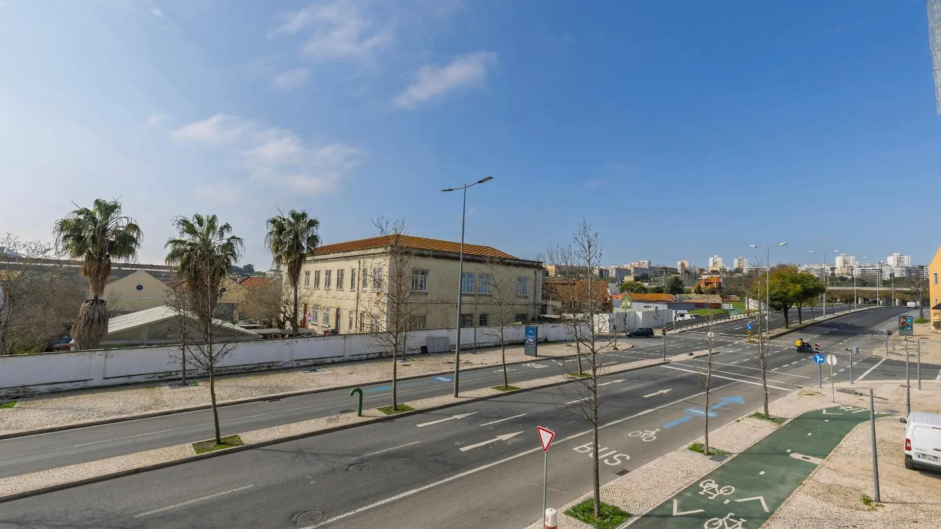 Modern 2Bdr Apartment With Garage By Lovelystay Lisbon 0*,  Portugal