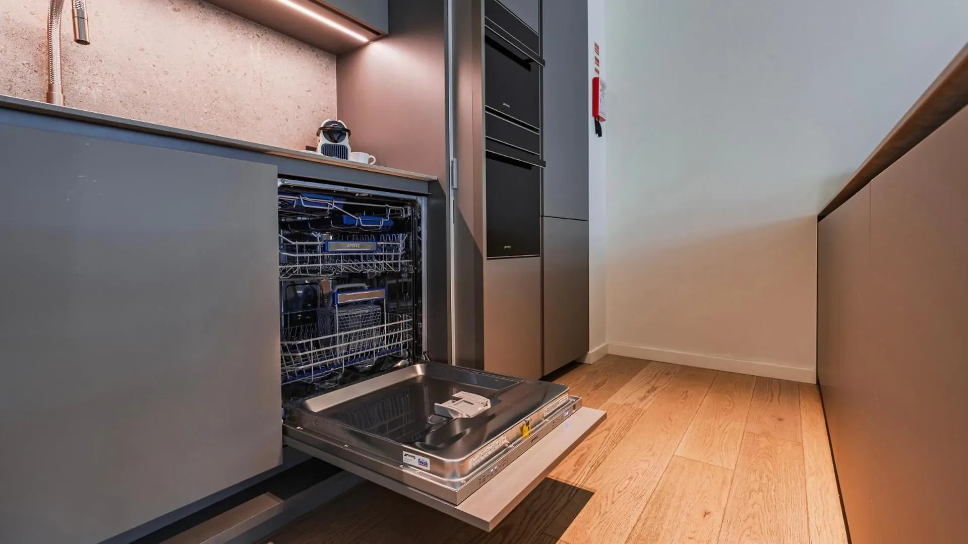 Modern 2Bdr Apartment With Garage By Lovelystay Lisbon