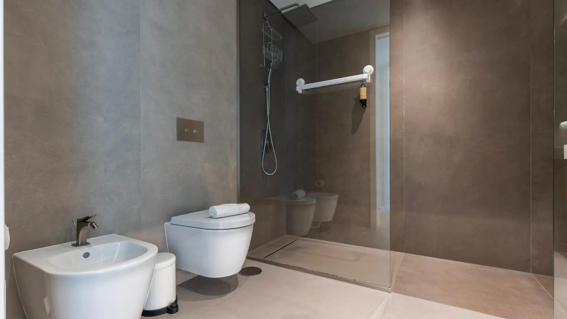 Modern 2Bdr Apartment With Garage By Lovelystay Lisbon