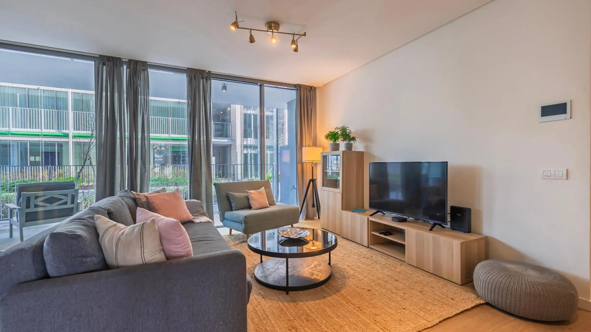 Modern 2Bdr Apartment With Garage By Lovelystay Lisbon