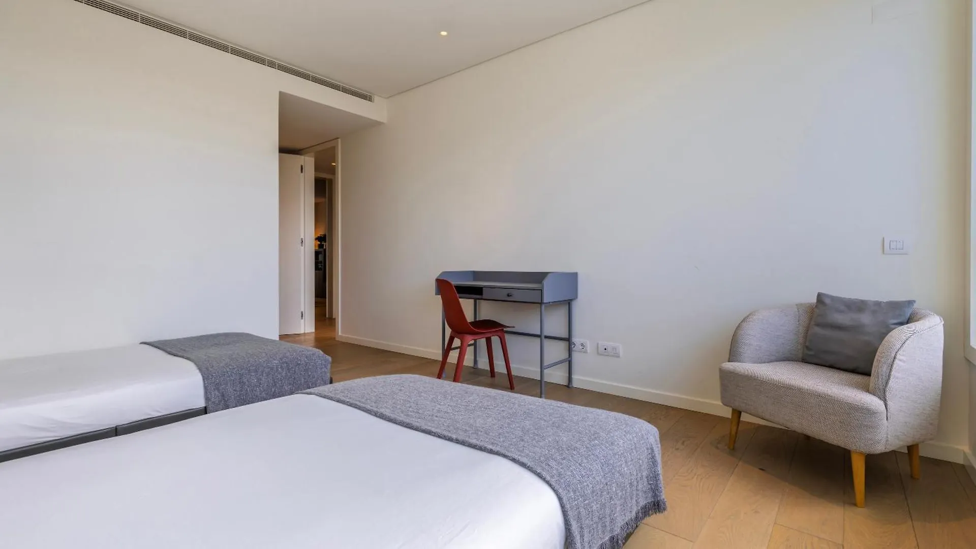 Modern 2Bdr Apartment With Garage By Lovelystay Lisbon