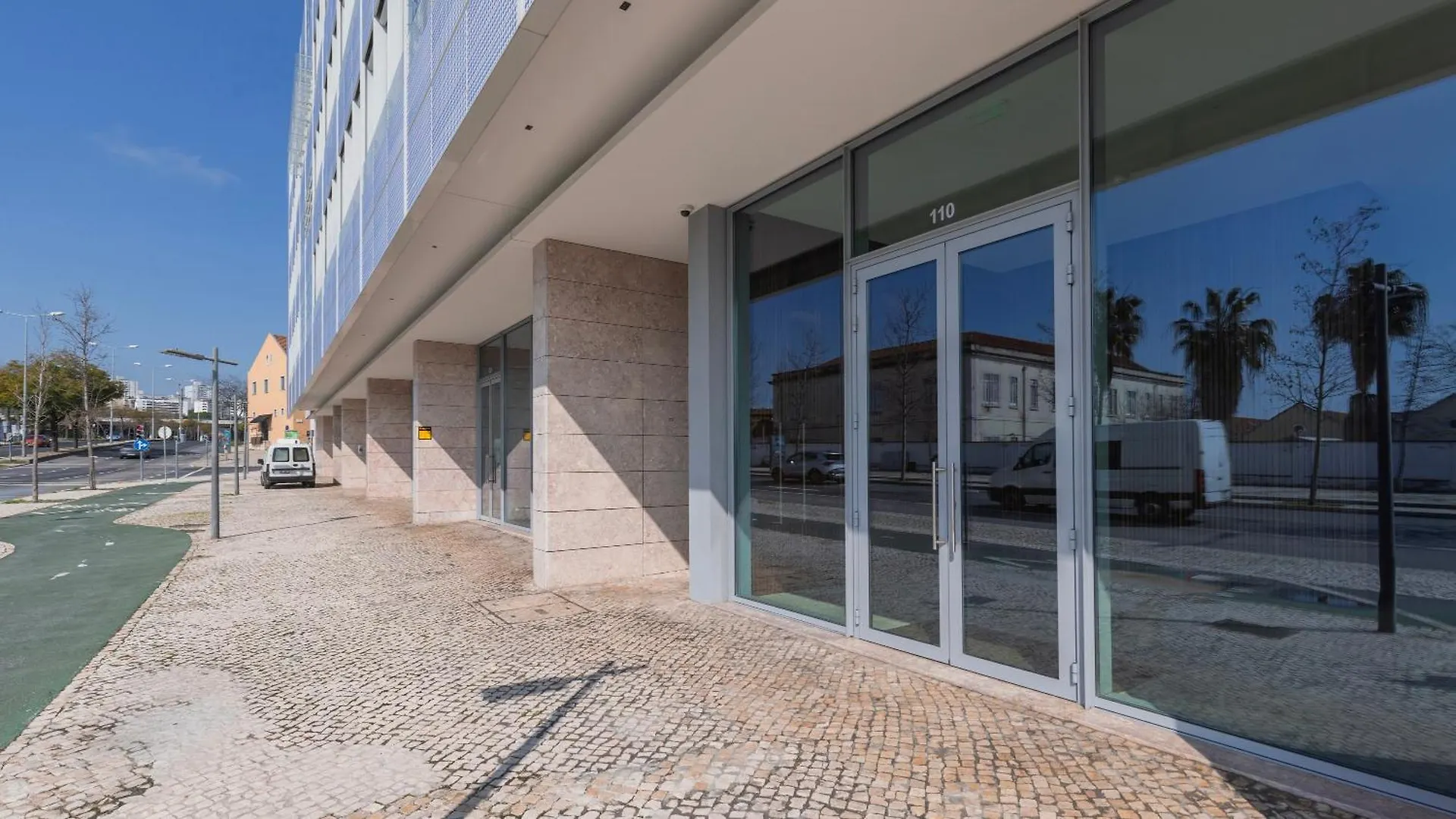 Modern 2Bdr Apartment With Garage By Lovelystay Lisbon
