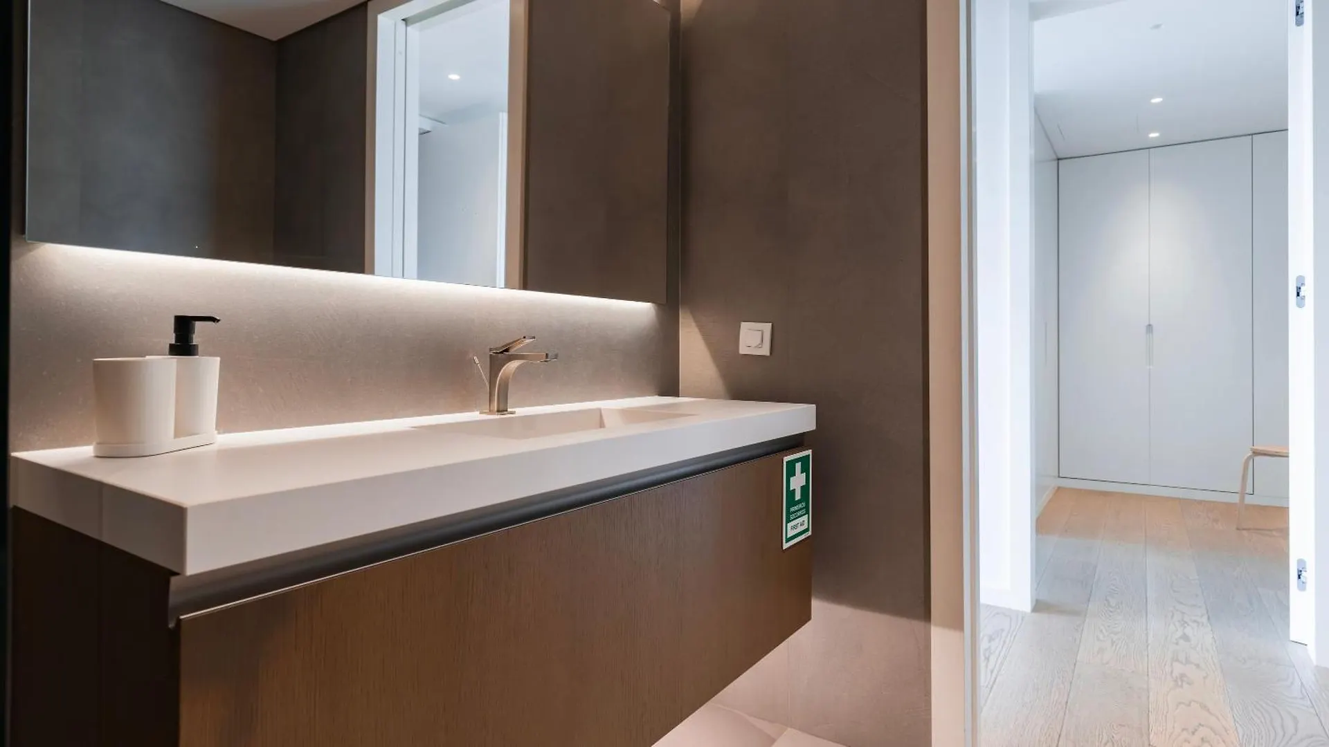 Modern 2Bdr Apartment With Garage By Lovelystay Lisbon