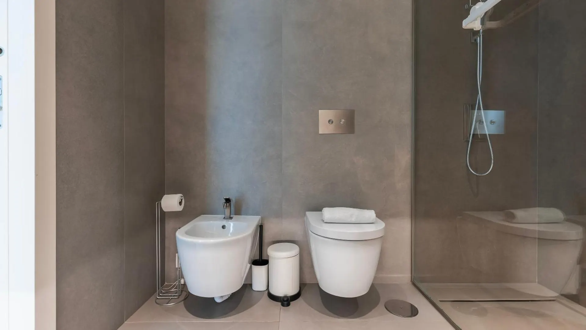 Modern 2Bdr Apartment With Garage By Lovelystay Lisbon Portugal